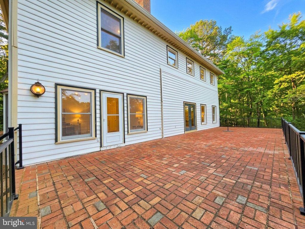 Image 15 of property listing at 11429 ASSATEAGUE RD, Berlin, MD 21811