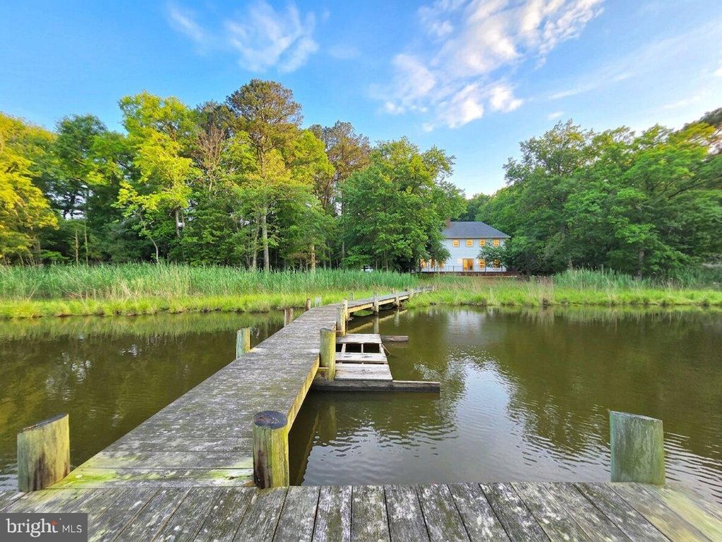 Image 17 of property listing at 11429 ASSATEAGUE RD, Berlin, MD 21811