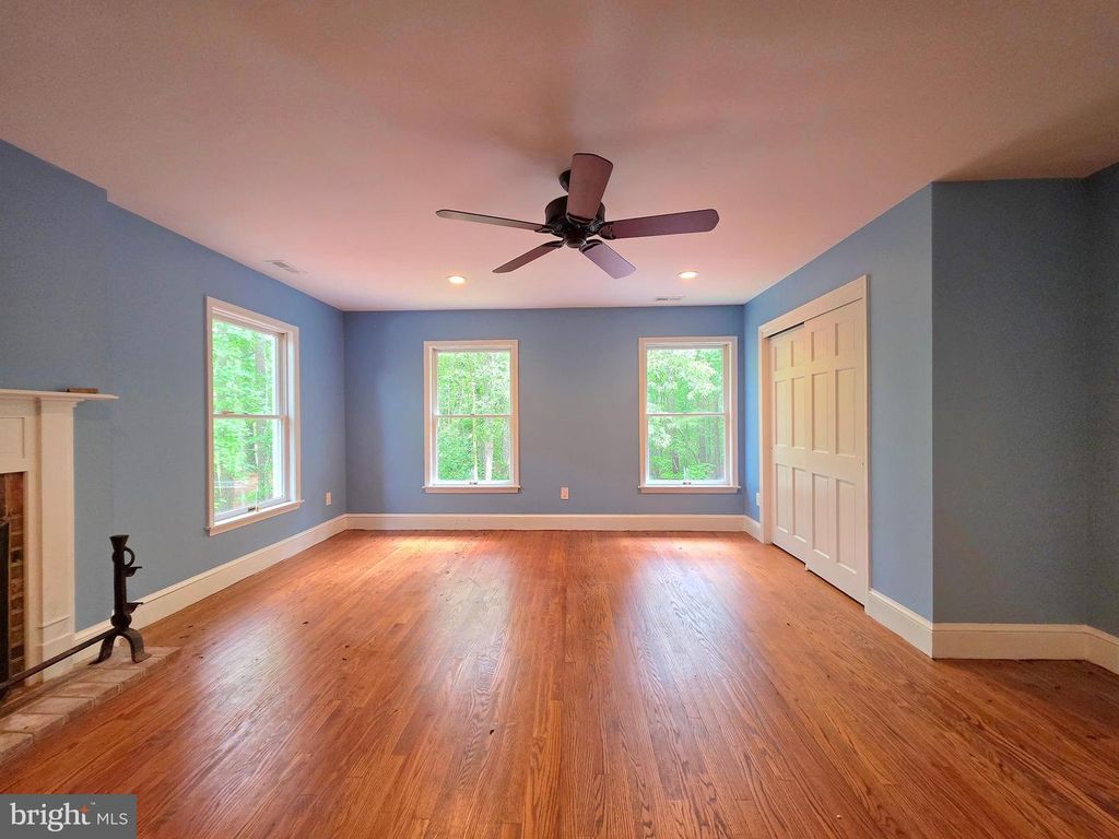 Image 19 of property listing at 11429 ASSATEAGUE RD, Berlin, MD 21811