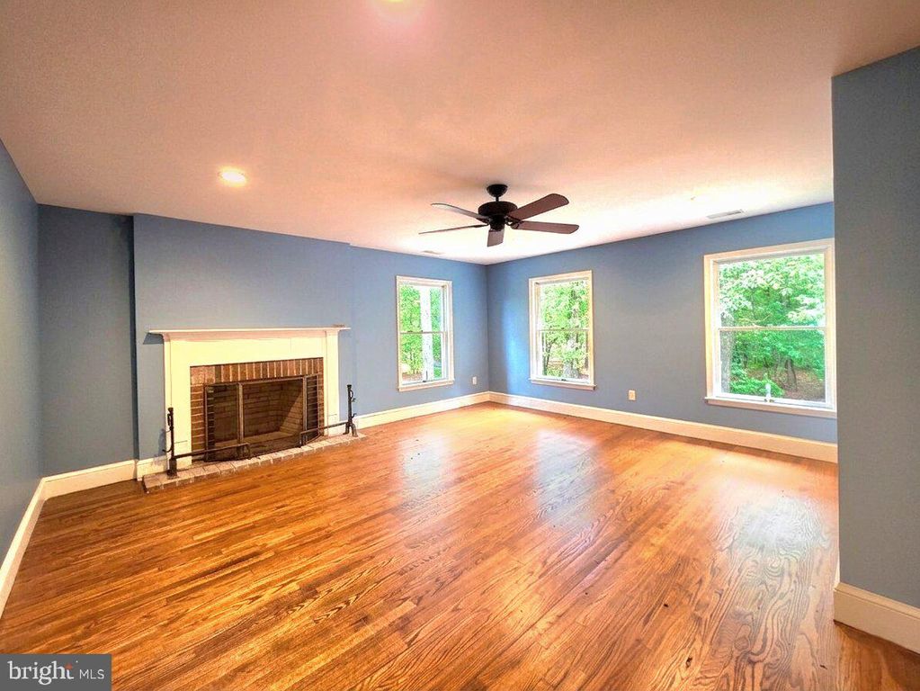 Image 23 of property listing at 11429 ASSATEAGUE RD, Berlin, MD 21811