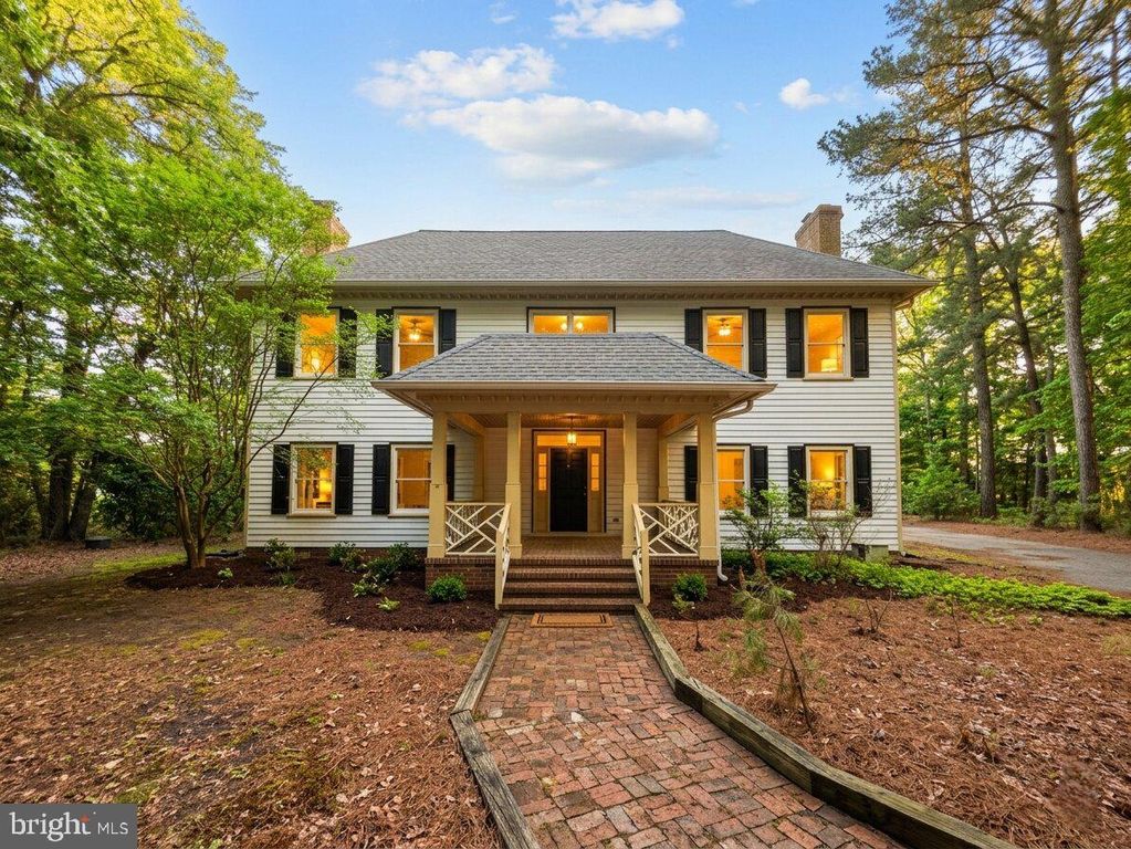Image 3 of property listing at 11429 ASSATEAGUE RD, Berlin, MD 21811