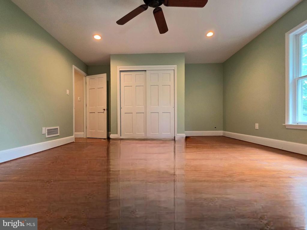 Image 33 of property listing at 11429 ASSATEAGUE RD, Berlin, MD 21811
