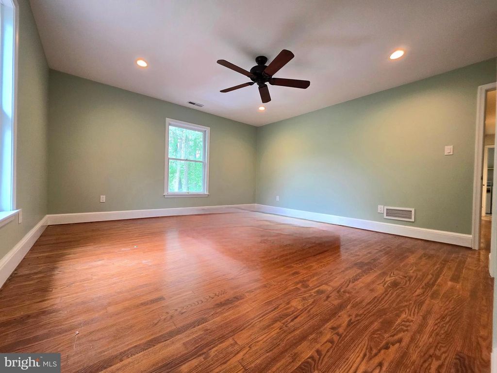 Image 36 of property listing at 11429 ASSATEAGUE RD, Berlin, MD 21811