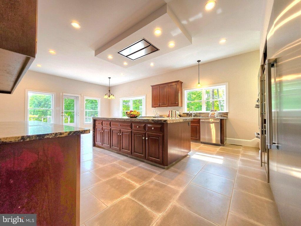 Image 39 of property listing at 11429 ASSATEAGUE RD, Berlin, MD 21811