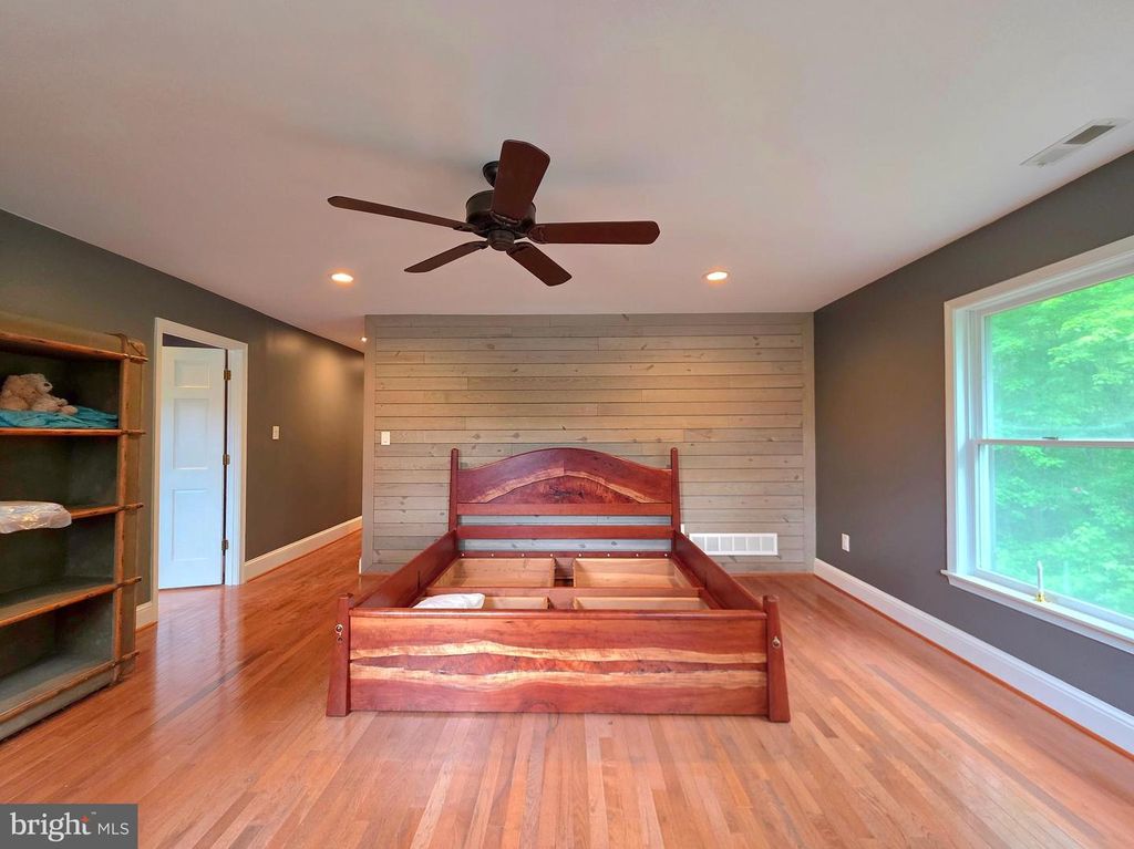 Image 63 of property listing at 11429 ASSATEAGUE RD, Berlin, MD 21811
