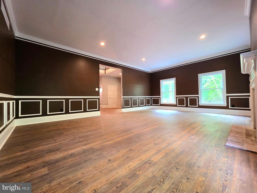 Image 90 of property listing at 11429 ASSATEAGUE RD, Berlin, MD 21811