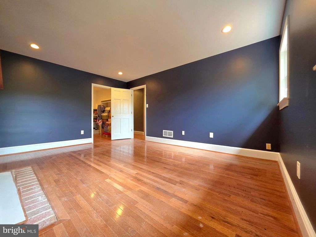Image 97 of property listing at 11429 ASSATEAGUE RD, Berlin, MD 21811