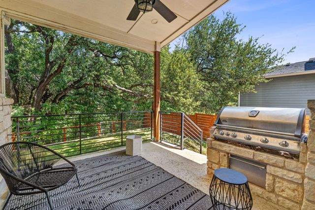 11005 7th ST, Jonestown, TX 78645
