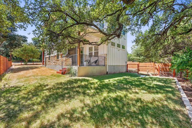 11005 7th ST, Jonestown, TX 78645