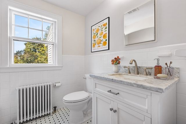 9 Locust St, Woburn, MA 01801