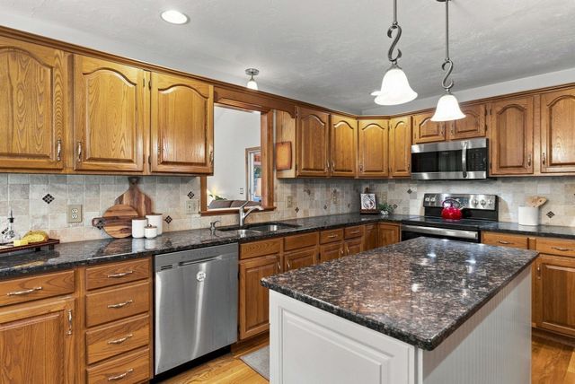 10 Danielle Drive, Grafton, MA 01519