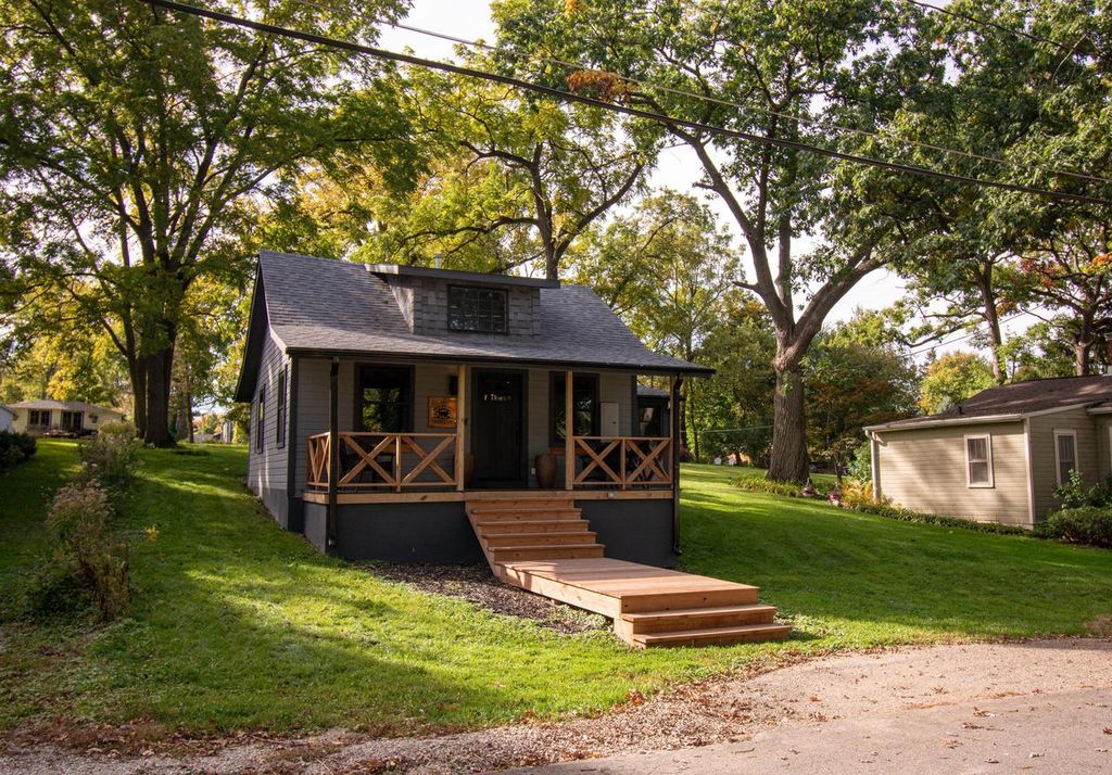 W3673 Oakrest AVENUE, Lake Geneva, WI 53147