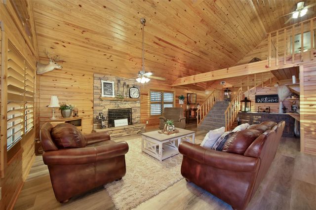 20 Hillsborough Drive, Huntsville, TX 77340