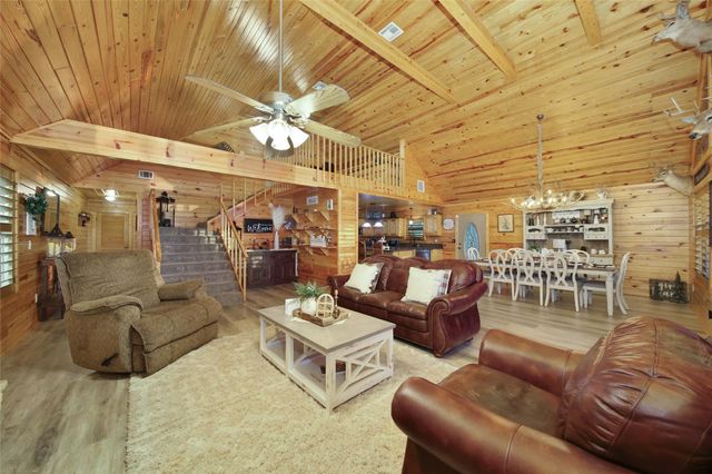 20 Hillsborough Drive, Huntsville, TX 77340