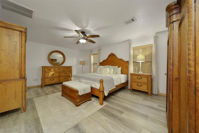 20 Hillsborough Drive, Huntsville, TX 77340