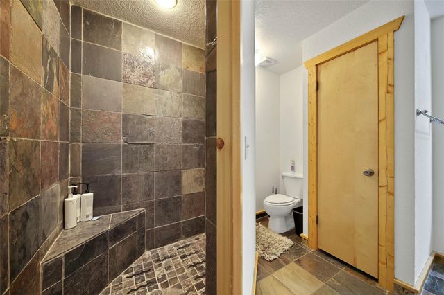 20 Hillsborough Drive, Huntsville, TX 77340