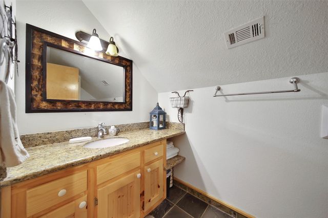 20 Hillsborough Drive, Huntsville, TX 77340