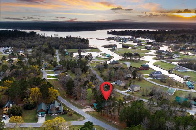 20 Hillsborough Drive, Huntsville, TX 77340