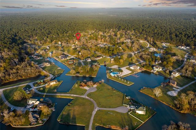 20 Hillsborough Drive, Huntsville, TX 77340