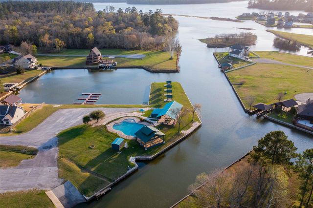 20 Hillsborough Drive, Huntsville, TX 77340