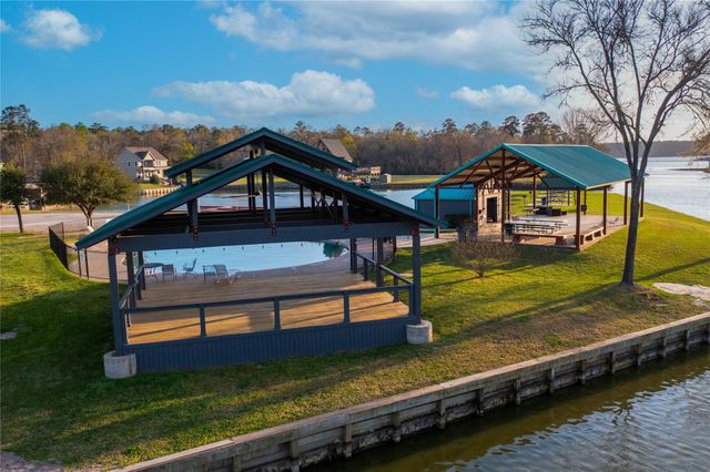 20 Hillsborough Drive, Huntsville, TX 77340