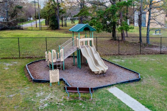 20 Hillsborough Drive, Huntsville, TX 77340