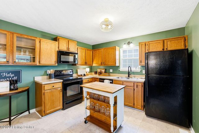 4013 Willowview Blvd, Louisville, KY 40299
