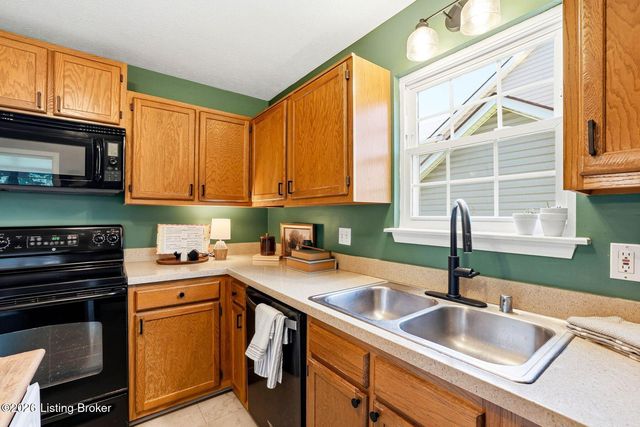 4013 Willowview Blvd, Louisville, KY 40299