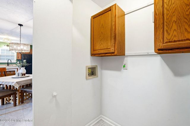 4013 Willowview Blvd, Louisville, KY 40299