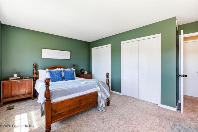4013 Willowview Blvd, Louisville, KY 40299