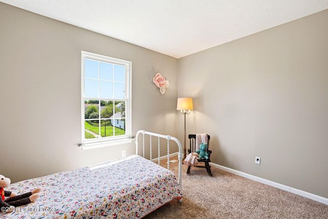 4013 Willowview Blvd, Louisville, KY 40299