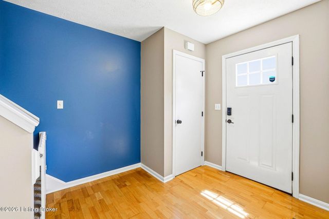 4013 Willowview Blvd, Louisville, KY 40299
