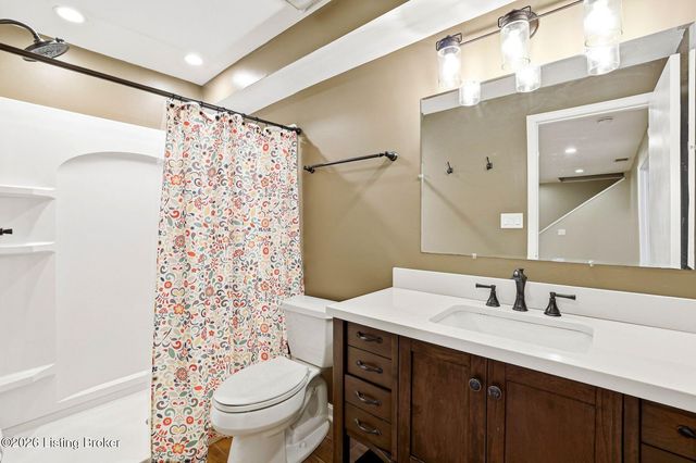 4013 Willowview Blvd, Louisville, KY 40299