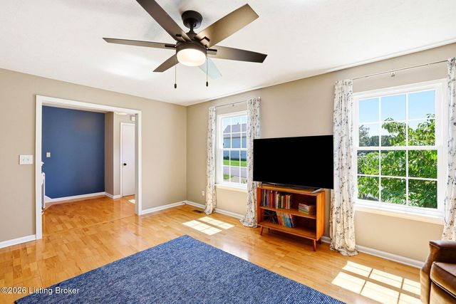 4013 Willowview Blvd, Louisville, KY 40299