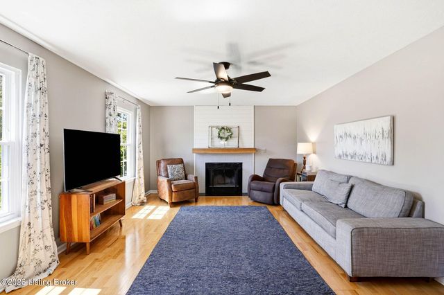4013 Willowview Blvd, Louisville, KY 40299