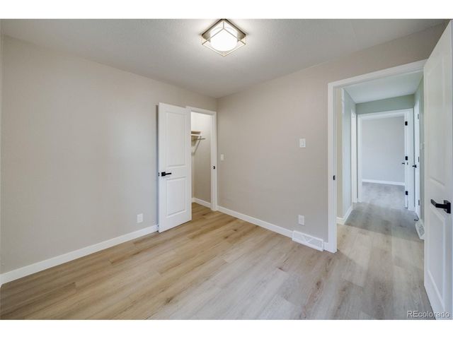 1741 Kingston St, Aurora, CO 80010