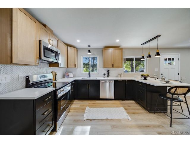 1741 Kingston St, Aurora, CO 80010