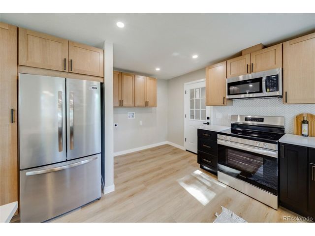 1741 Kingston St, Aurora, CO 80010