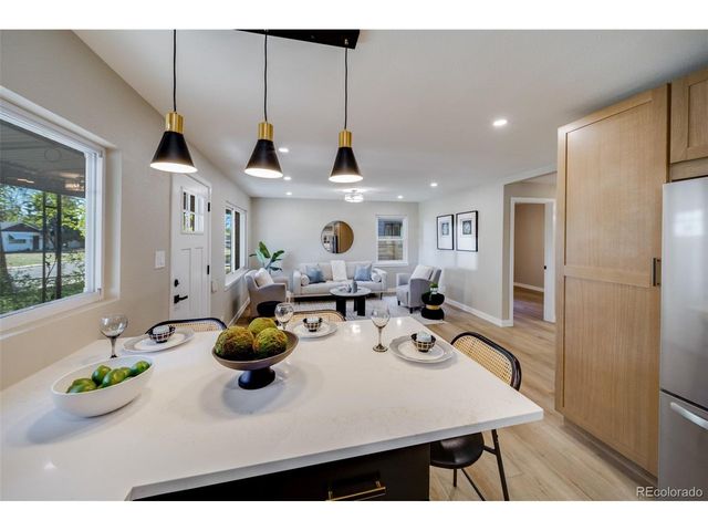 1741 Kingston St, Aurora, CO 80010