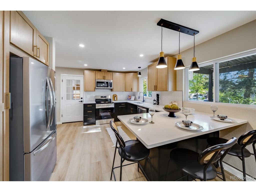 1741 Kingston St, Aurora, CO 80010