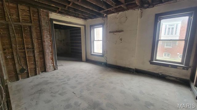 4253 Westminster Place, St Louis, MO 63108