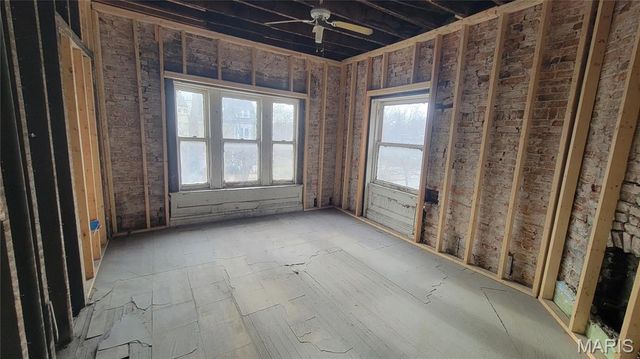 4253 Westminster Place, St Louis, MO 63108