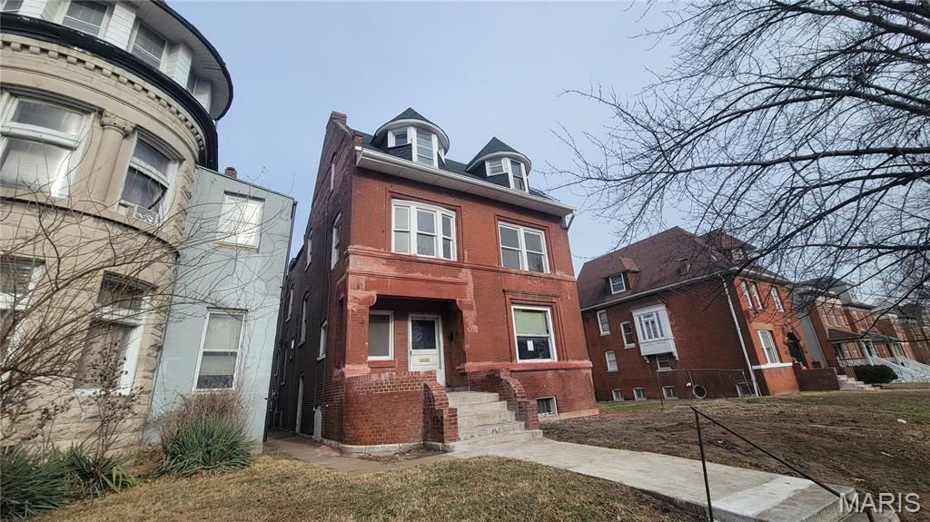 4253 Westminster Place, St Louis, MO 63108