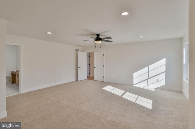 936 EMERALD VALLEY LN, Bangor, PA 18013