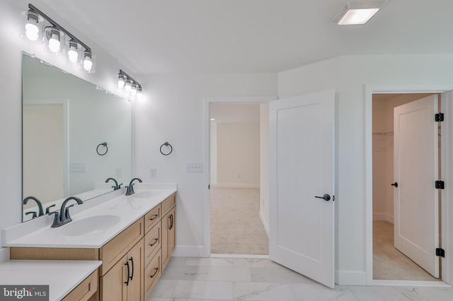 936 EMERALD VALLEY LN, Bangor, PA 18013