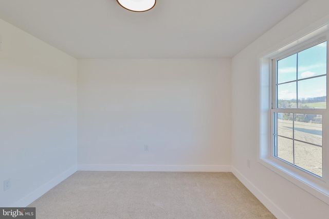 936 EMERALD VALLEY LN, Bangor, PA 18013