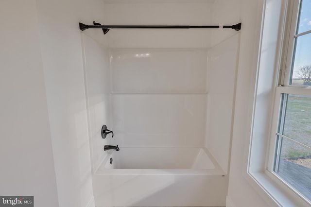 936 EMERALD VALLEY LN, Bangor, PA 18013