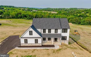 936 EMERALD VALLEY LN, Bangor, PA 18013