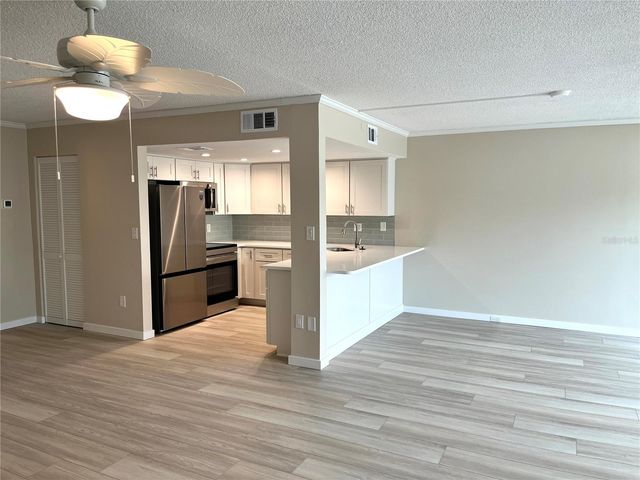 661 POINSETTIA AVENUE 109, Clearwater Beach, FL 33767