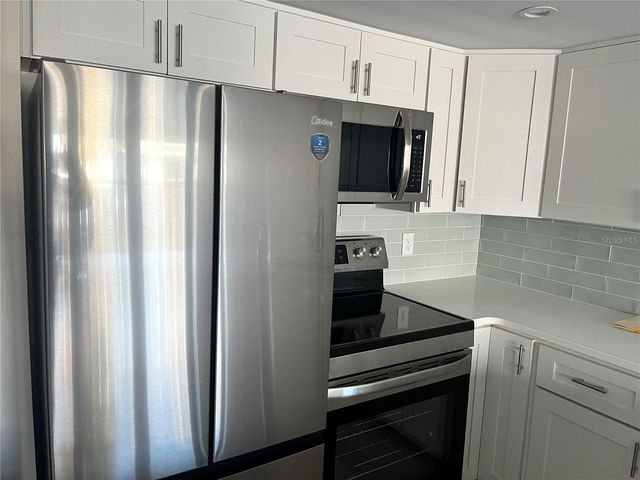 661 POINSETTIA AVENUE 109, Clearwater Beach, FL 33767